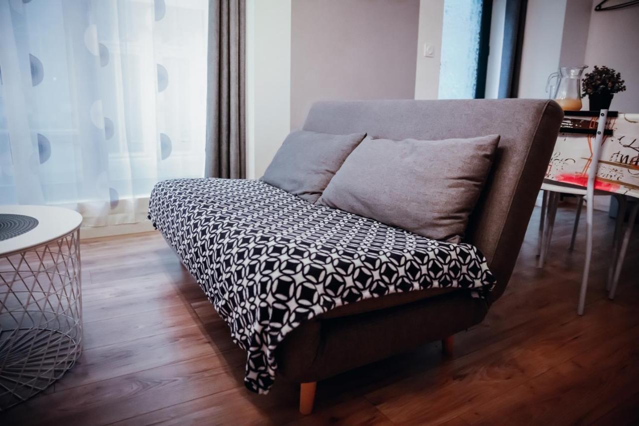 Cosy Et Moderne En Centre Ville, Fibre Haut Debit Ernée Exterior foto